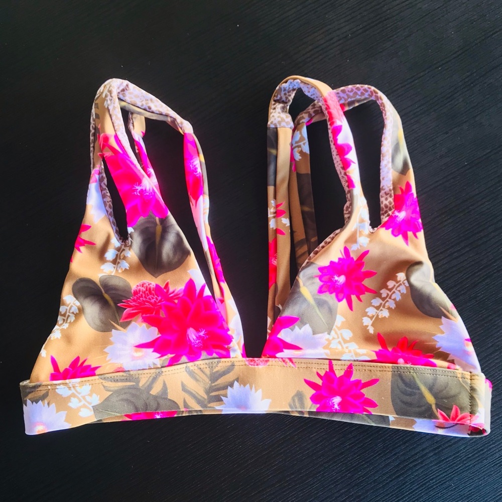 Acacia Top in “Lei Day” BNWOT